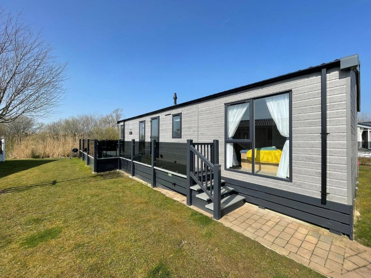 Indulgence Lakeside Lodge I3 With Hot Tub, Private Fishing Peg Situated At Tattershall Lakes Country Park Buitenkant foto