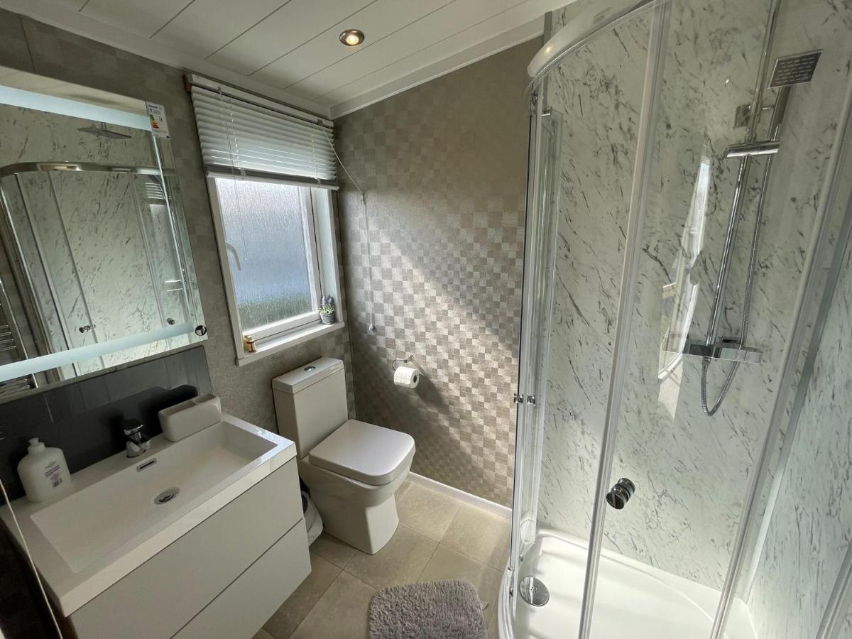 Indulgence Lakeside Lodge I3 With Hot Tub, Private Fishing Peg Situated At Tattershall Lakes Country Park Buitenkant foto