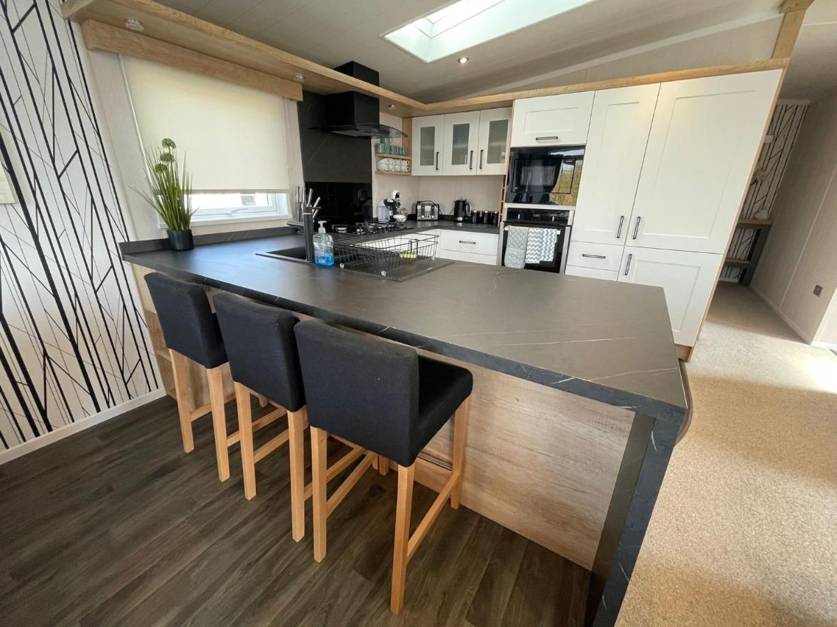 Indulgence Lakeside Lodge I3 With Hot Tub, Private Fishing Peg Situated At Tattershall Lakes Country Park Buitenkant foto