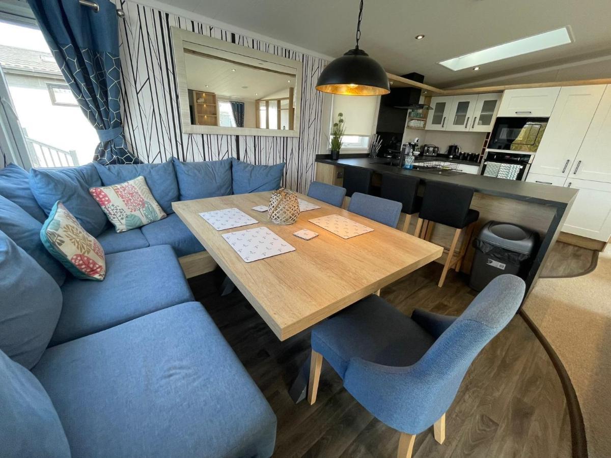 Indulgence Lakeside Lodge I3 With Hot Tub, Private Fishing Peg Situated At Tattershall Lakes Country Park Buitenkant foto